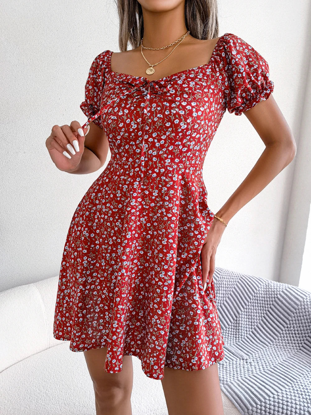 Vestido Curto Floral Com Babados